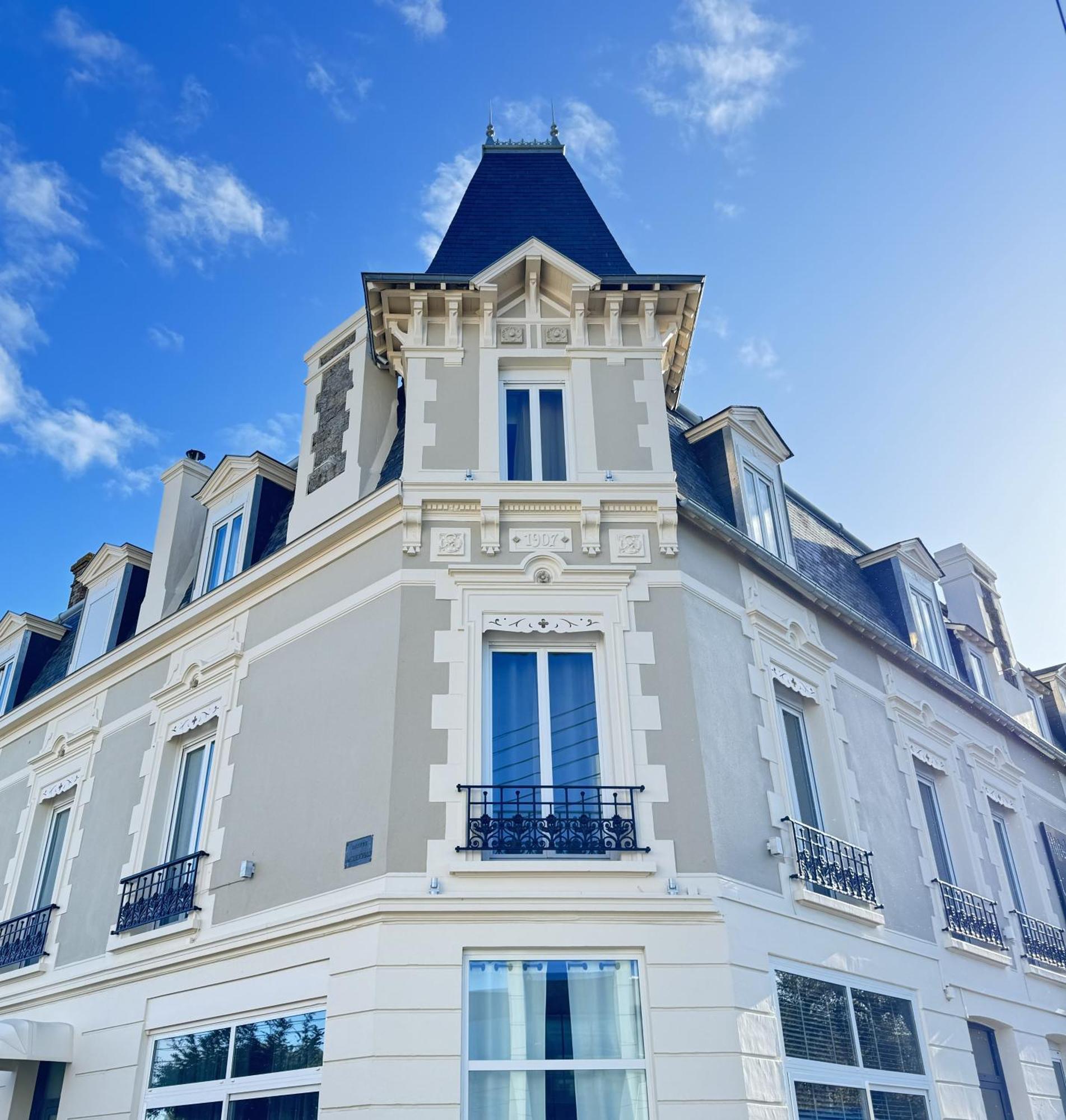 Cit'Hotel Les Alizes 迪纳尔 外观 照片